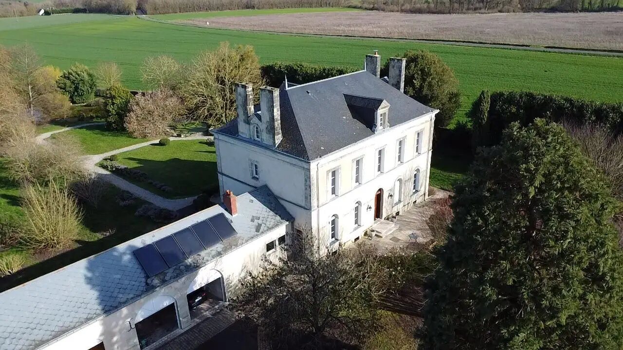 Maison à vendre, 374m², Neuillé-Pont-Pierre