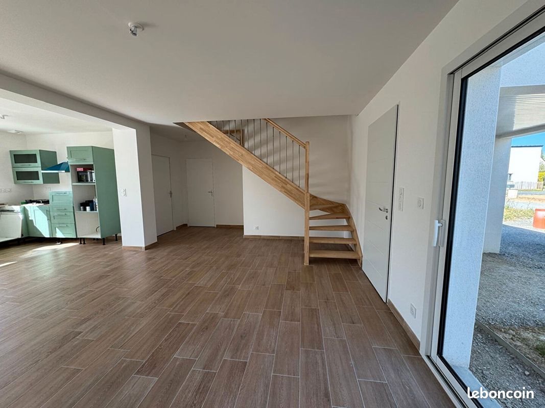 Maison à louer, 113m², Crevin