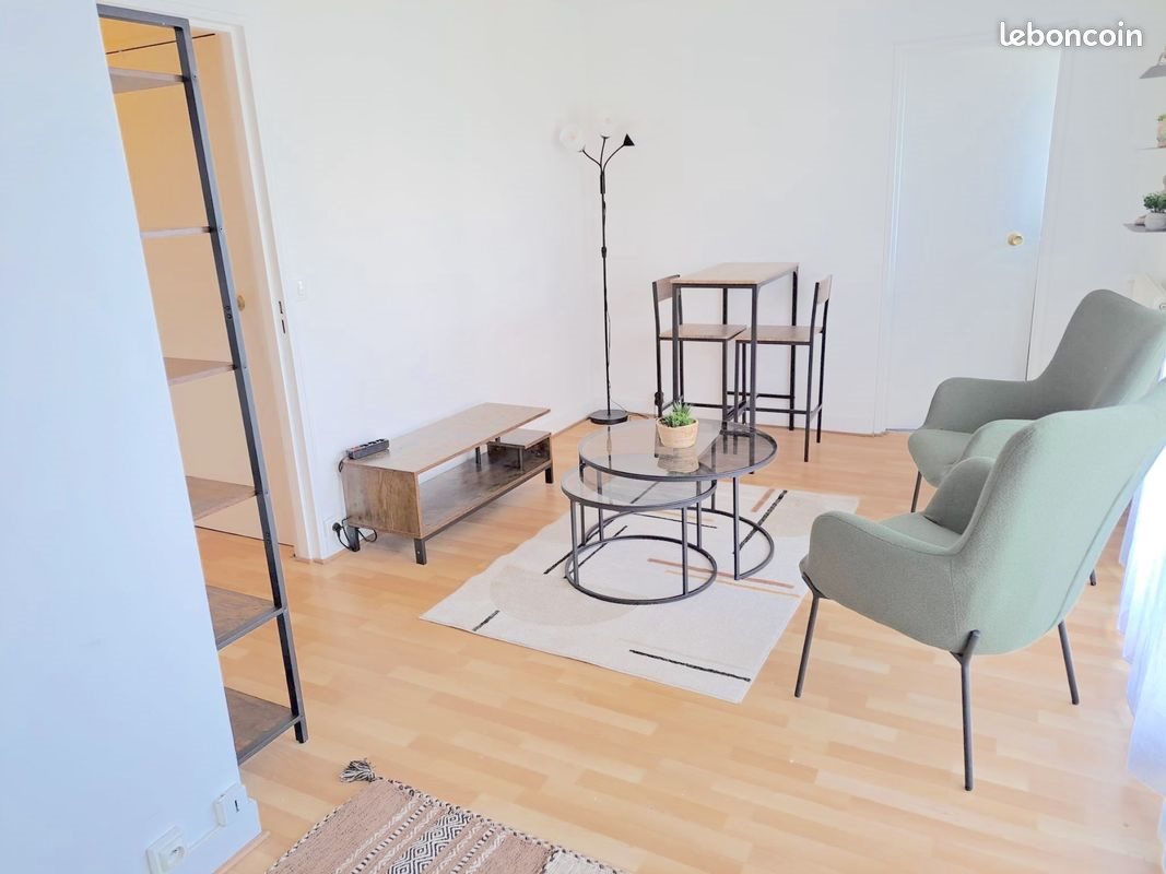 Appartement à louer, 25m², Courbevoie
