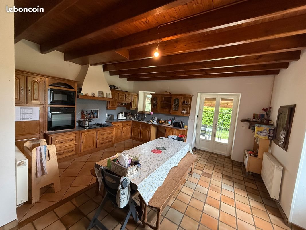 Maison à louer, 180m², Celle-Lévescault