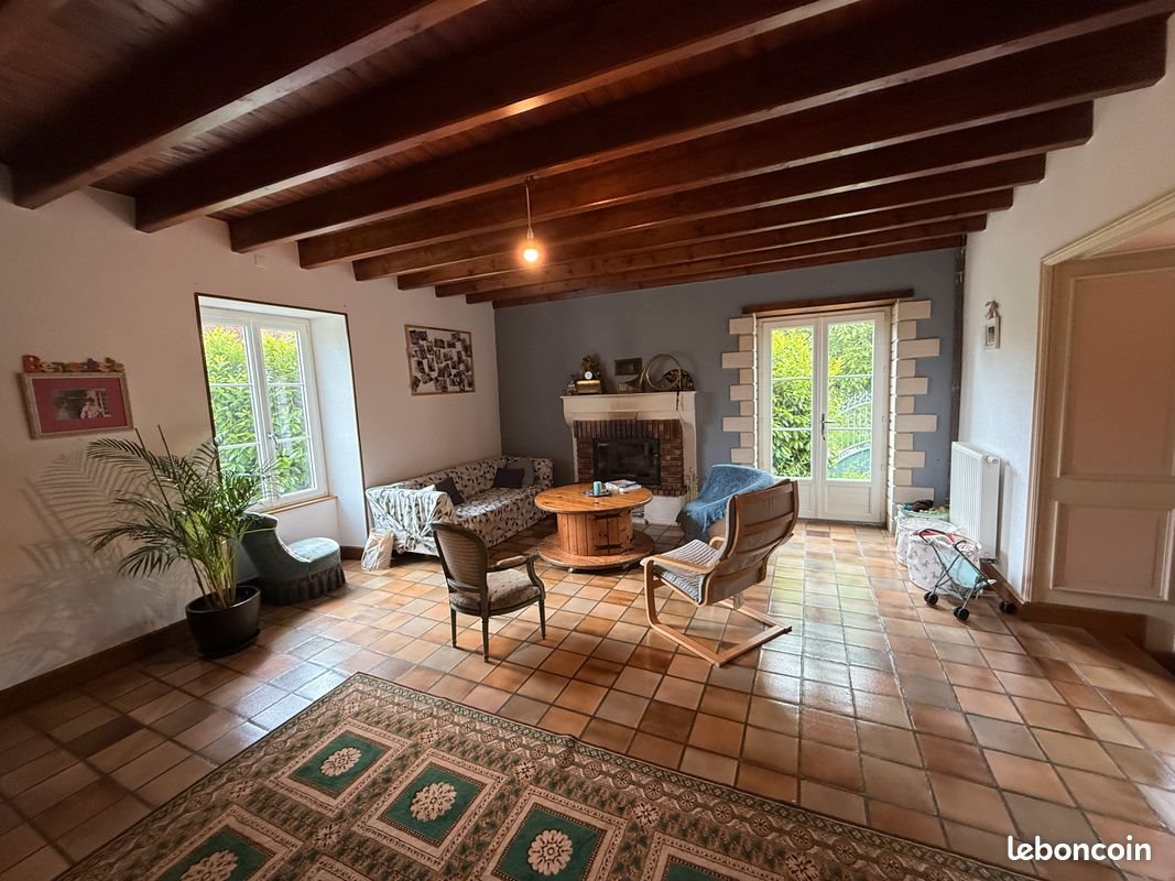 Maison à louer, 180m², Celle-Lévescault