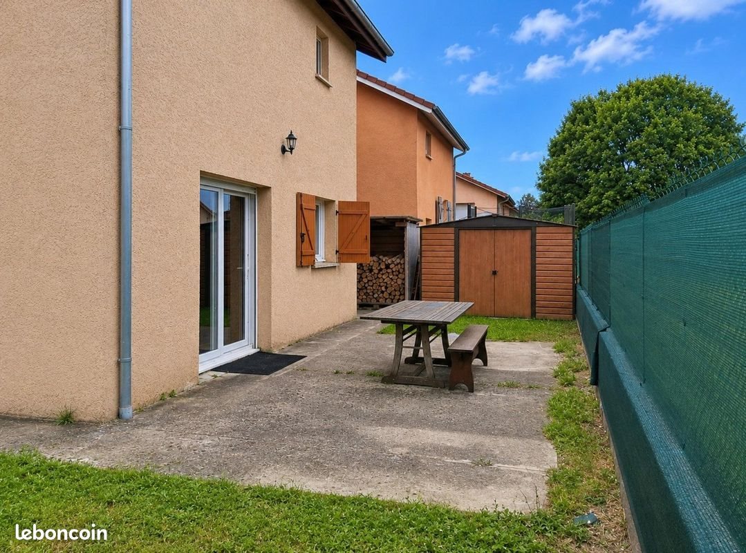 Maison à louer, 93m², Vézeronce-Curtin