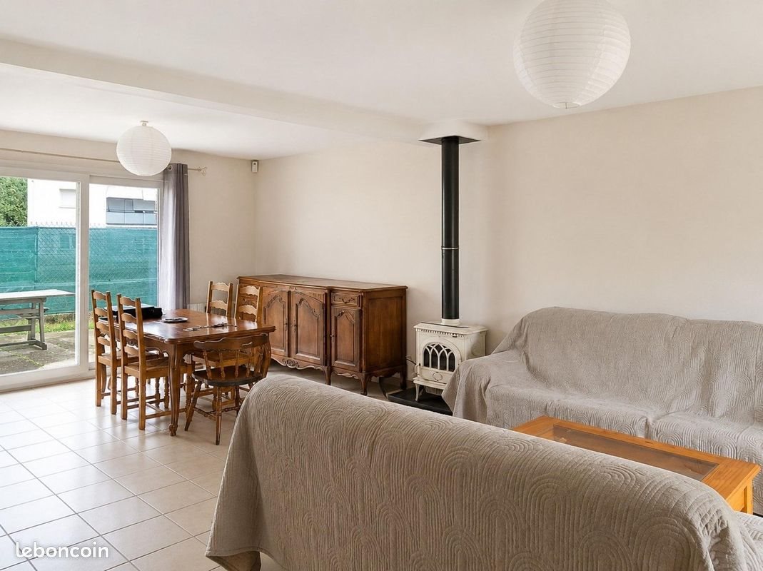 Maison à louer, 93m², Vézeronce-Curtin
