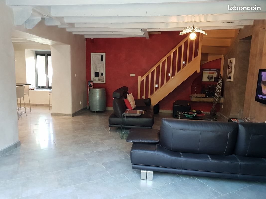 Maison à louer, 120m², Vignieu