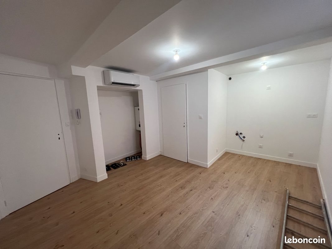 Appartement à louer, 26m², Saint-Sulpice-la-Pointe