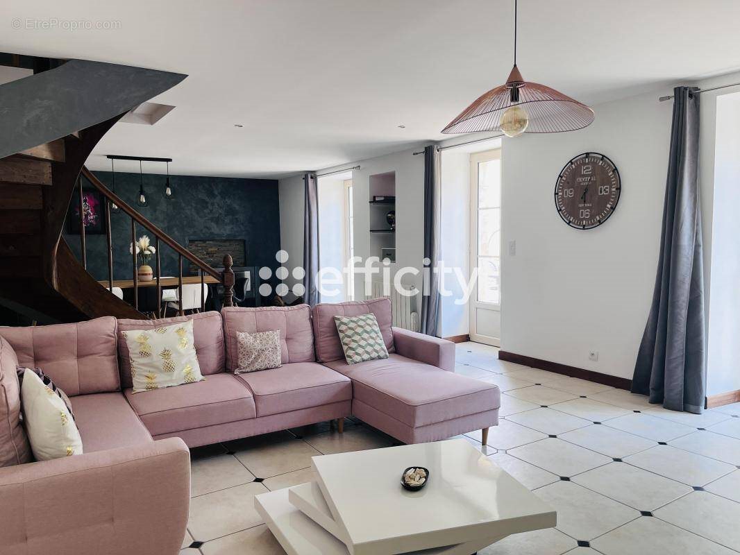 Maison à vendre, 180m², Saint-Symphorien