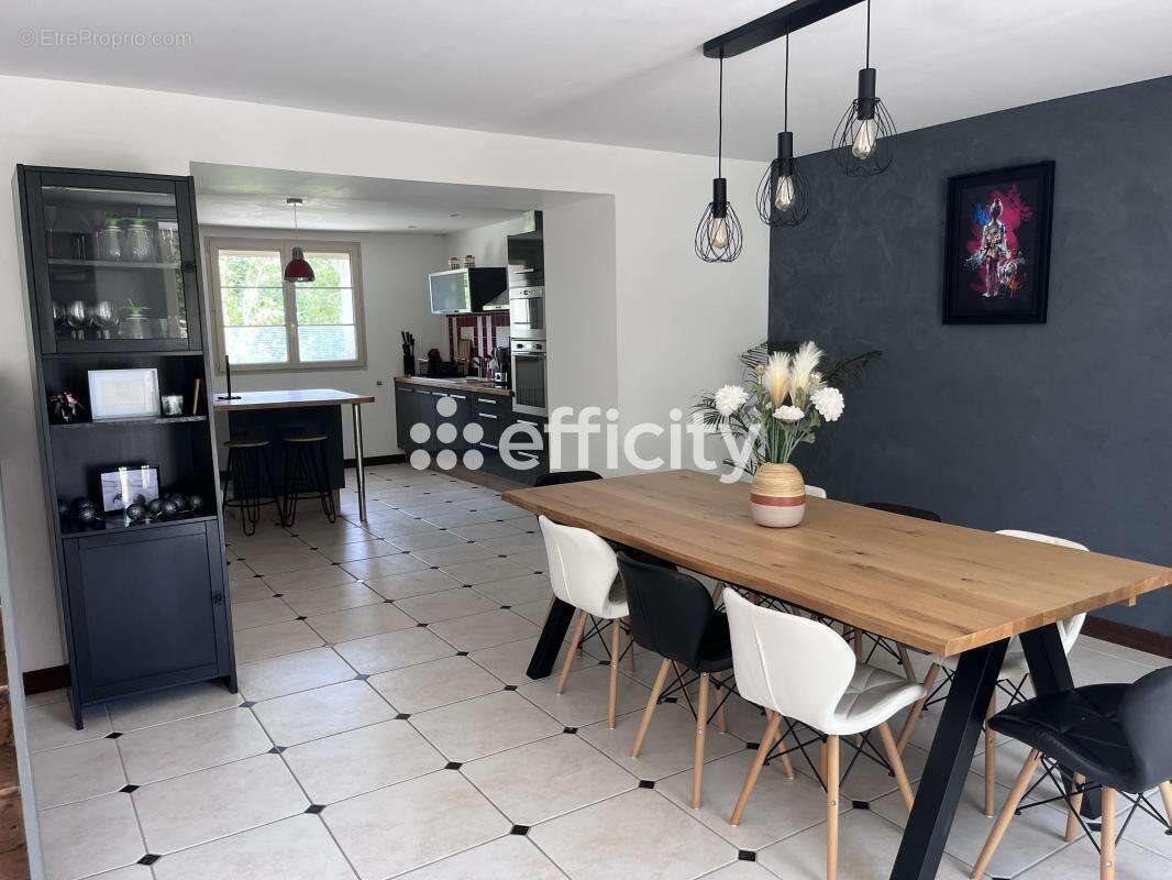 Maison à vendre, 180m², Saint-Symphorien
