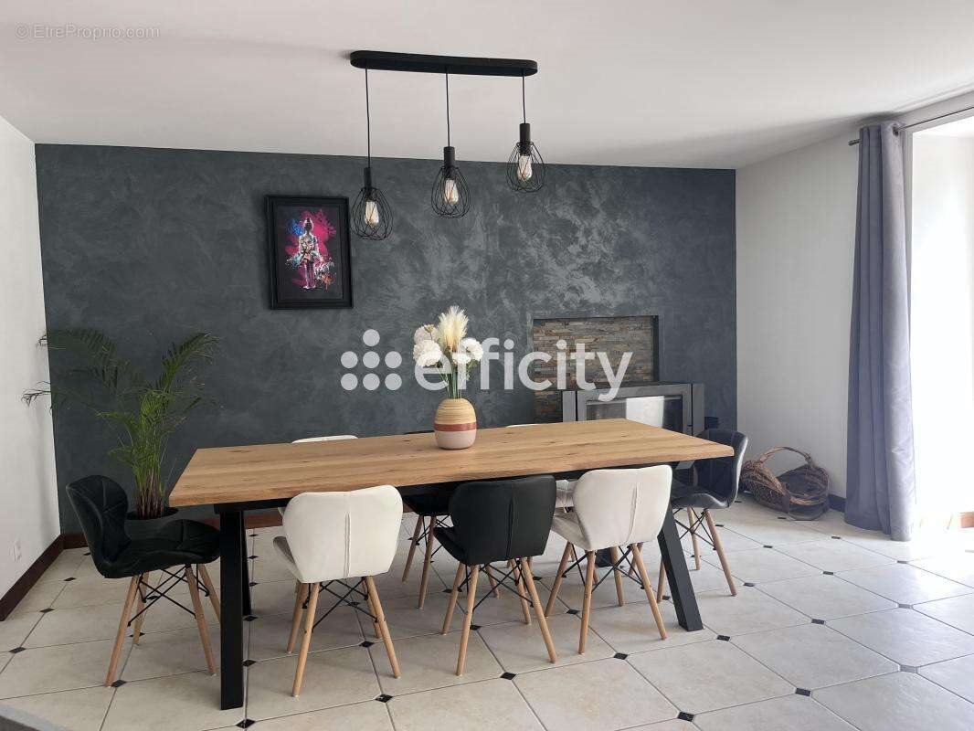 Maison à vendre, 180m², Saint-Symphorien