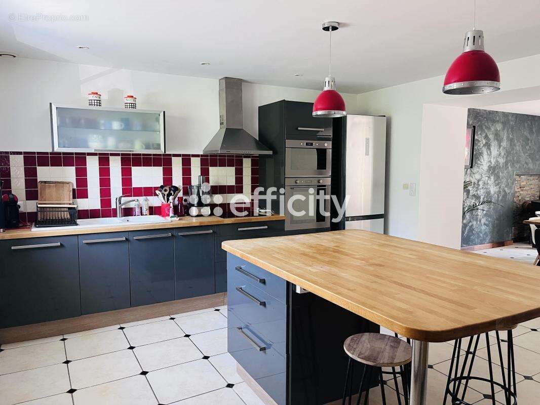 Maison à vendre, 180m², Saint-Symphorien