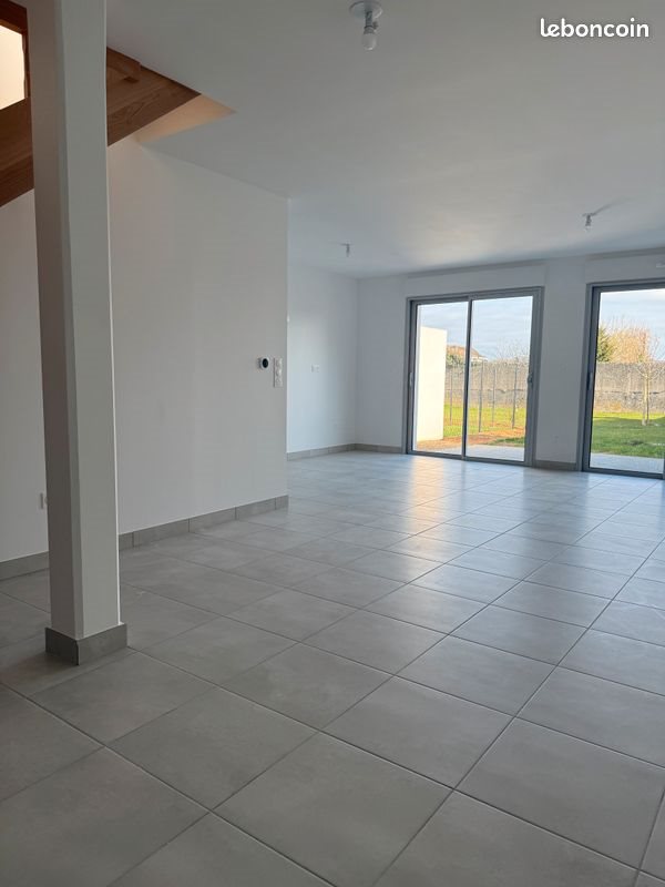 Maison à louer, 88m², Neuville-de-Poitou
