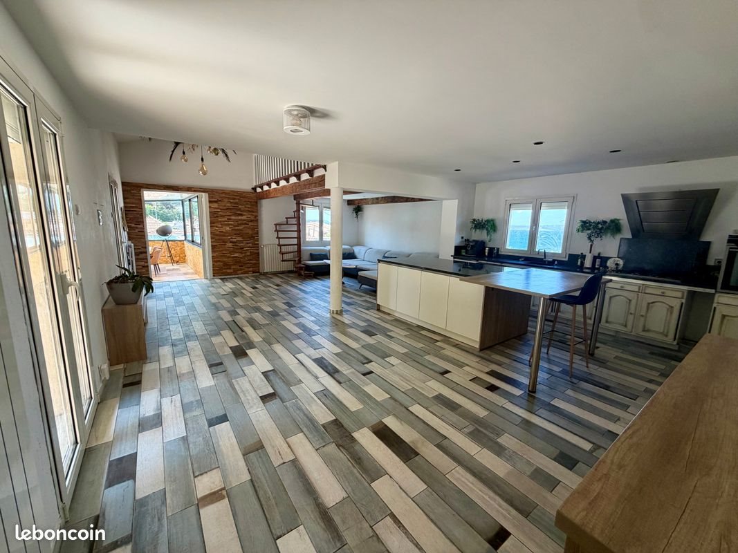 Maison à vendre, 125m², Saint-Mitre-les-Remparts