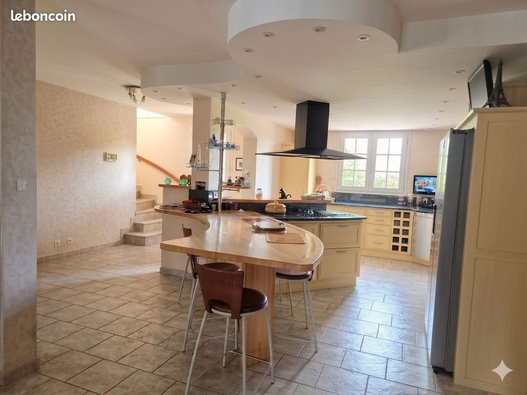 Maison à vendre, 207m², La Chapelle-Saint-Rémy