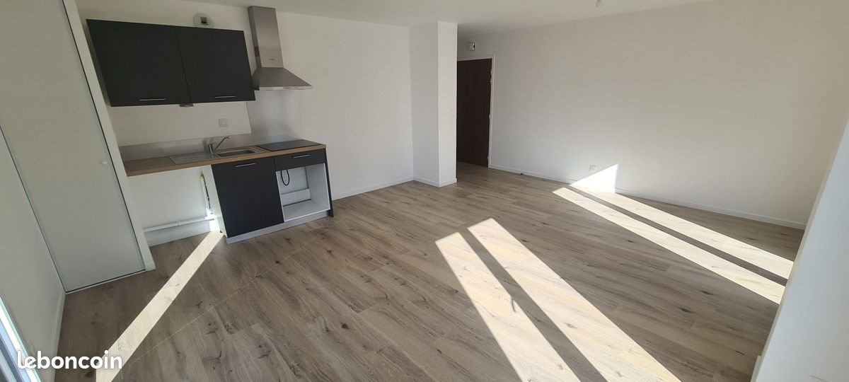 Appartement à louer, 79m², Carpiquet