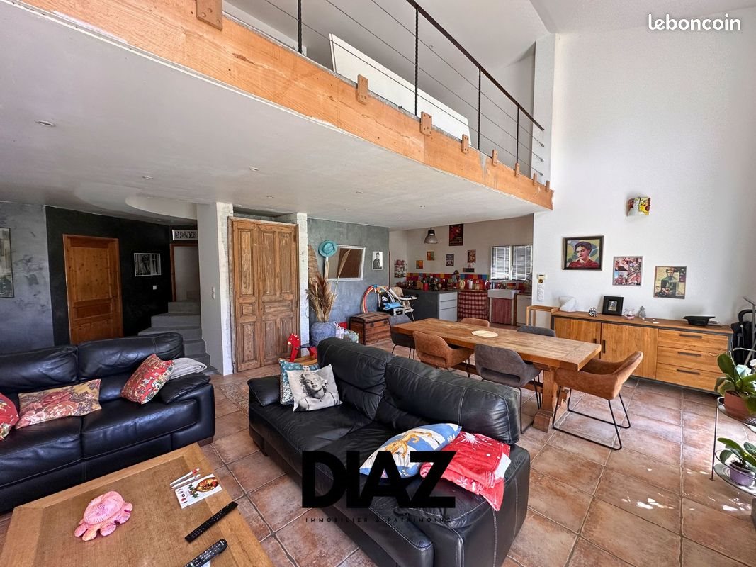 Maison à vendre, 213m², Nîmes