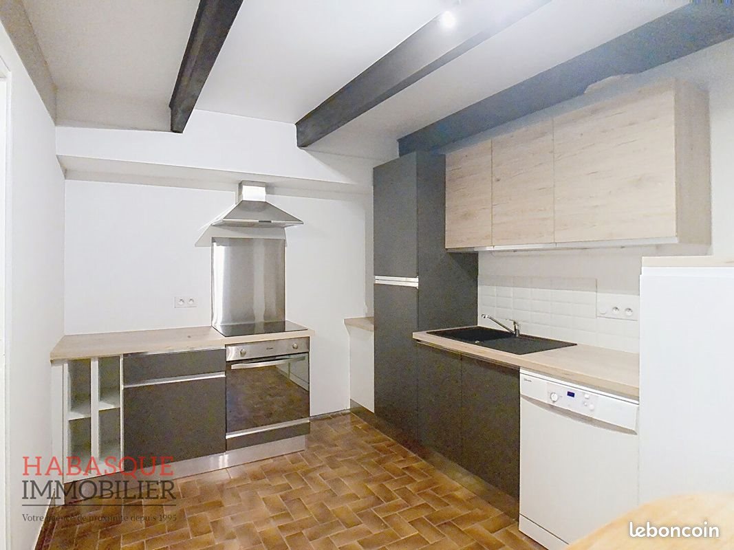Maison à louer, 76m², Plouvorn