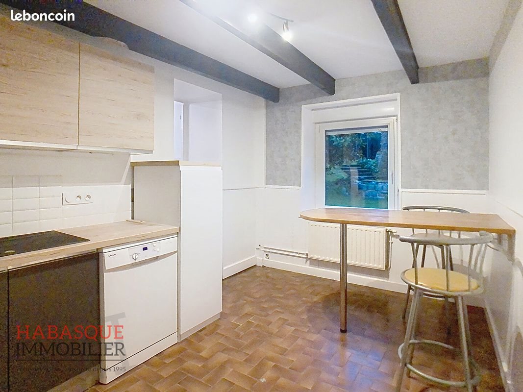 Maison à louer, 76m², Plouvorn