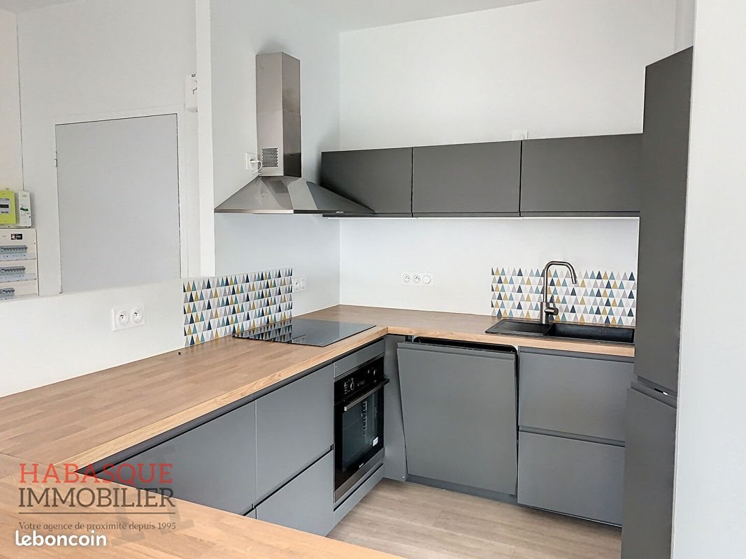 Appartement à louer, 101m², Lesneven