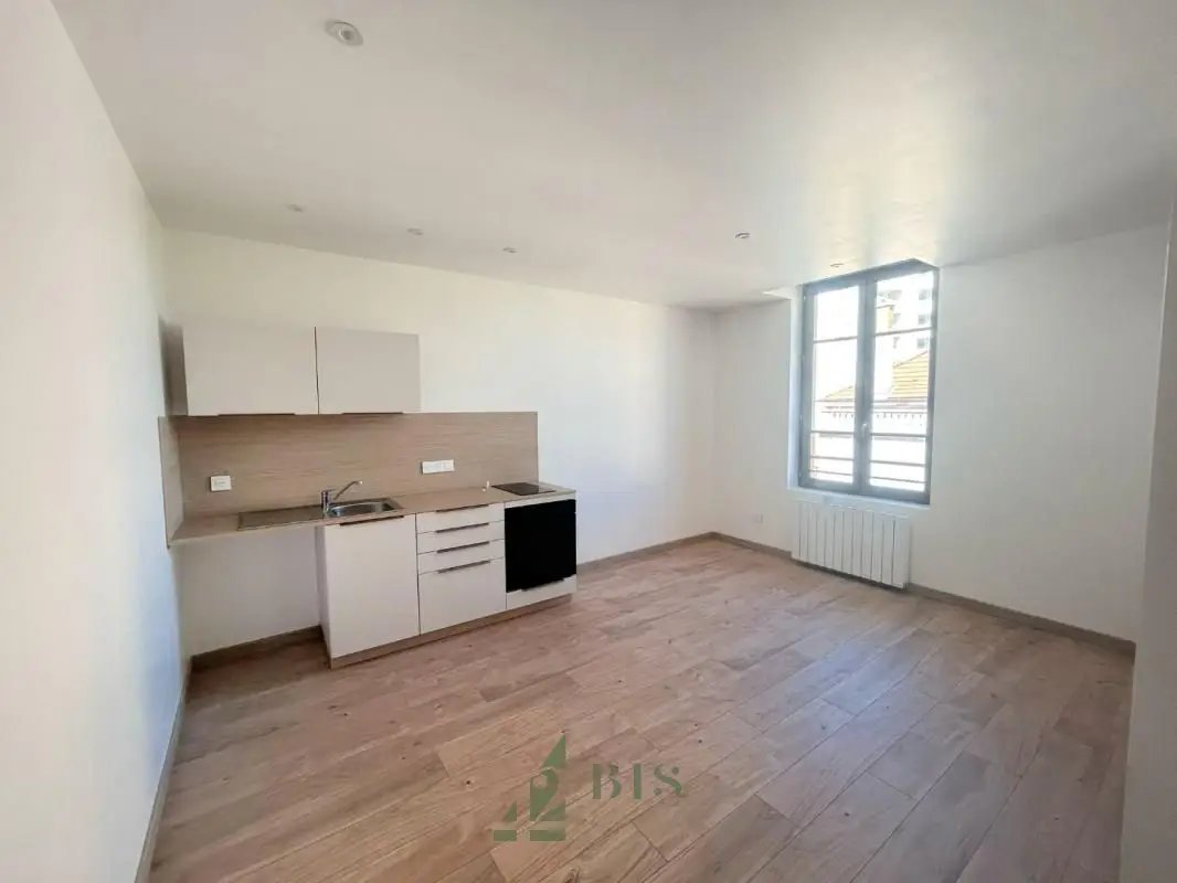 Appartement à louer, 33m², Roanne