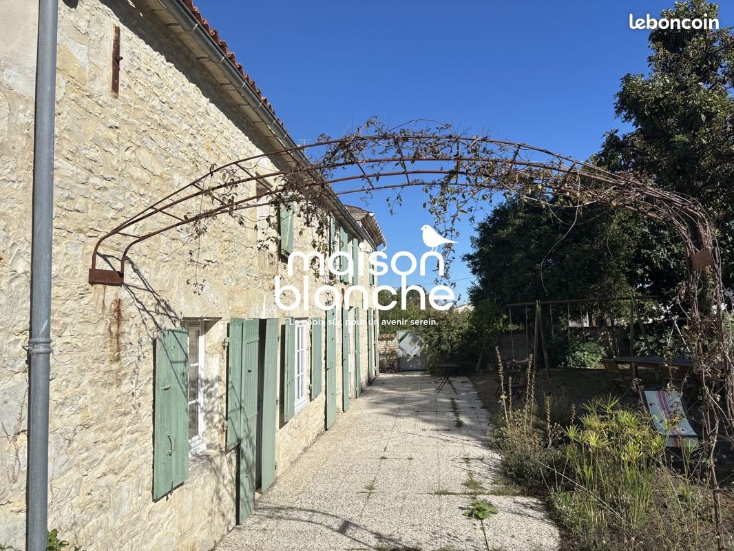 Maison à vendre, 185m², Saint-Saturnin-du-Bois
