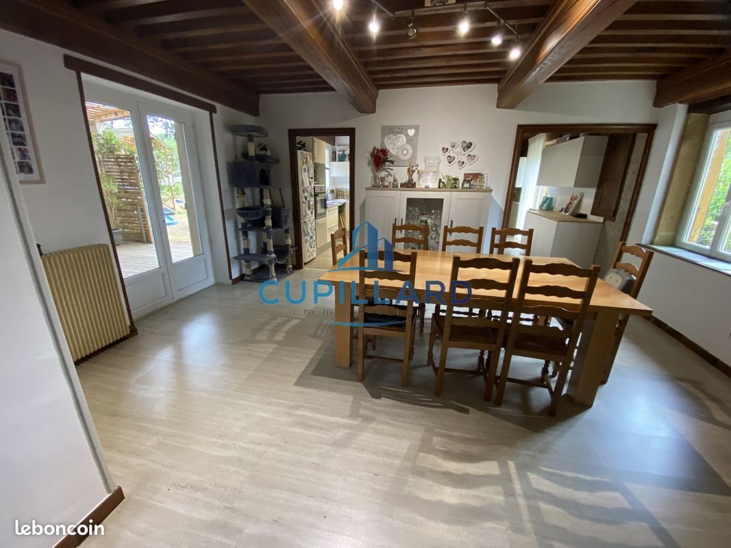 Maison à vendre, 240m², Saint-Denis-de-Cabanne