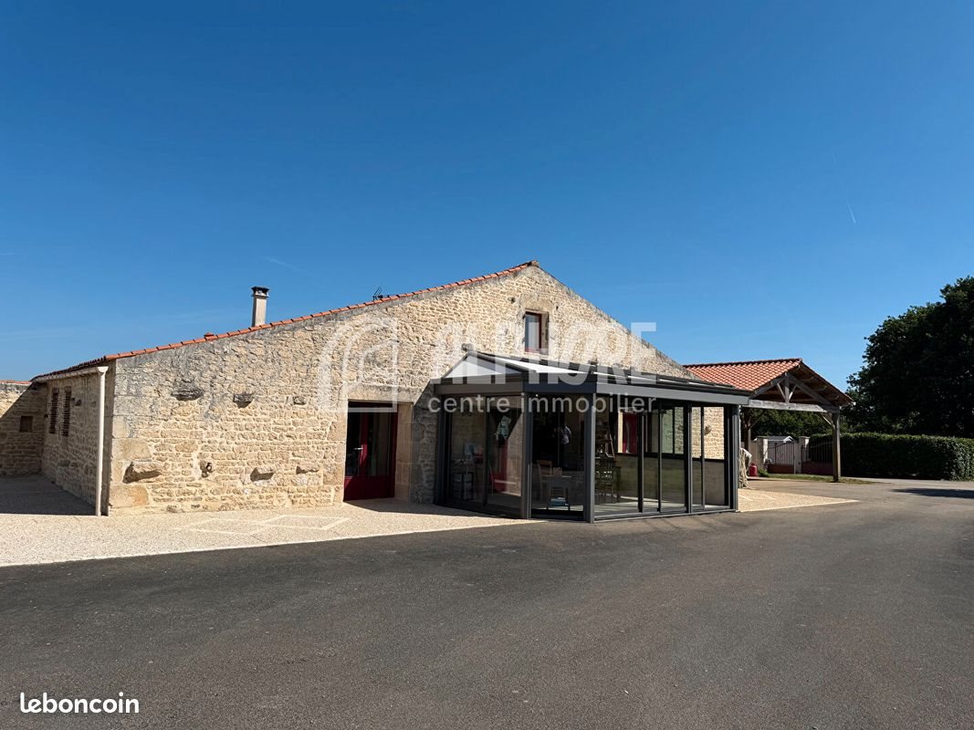 Maison à vendre, 177m², Sainte-Gemme-la-Plaine