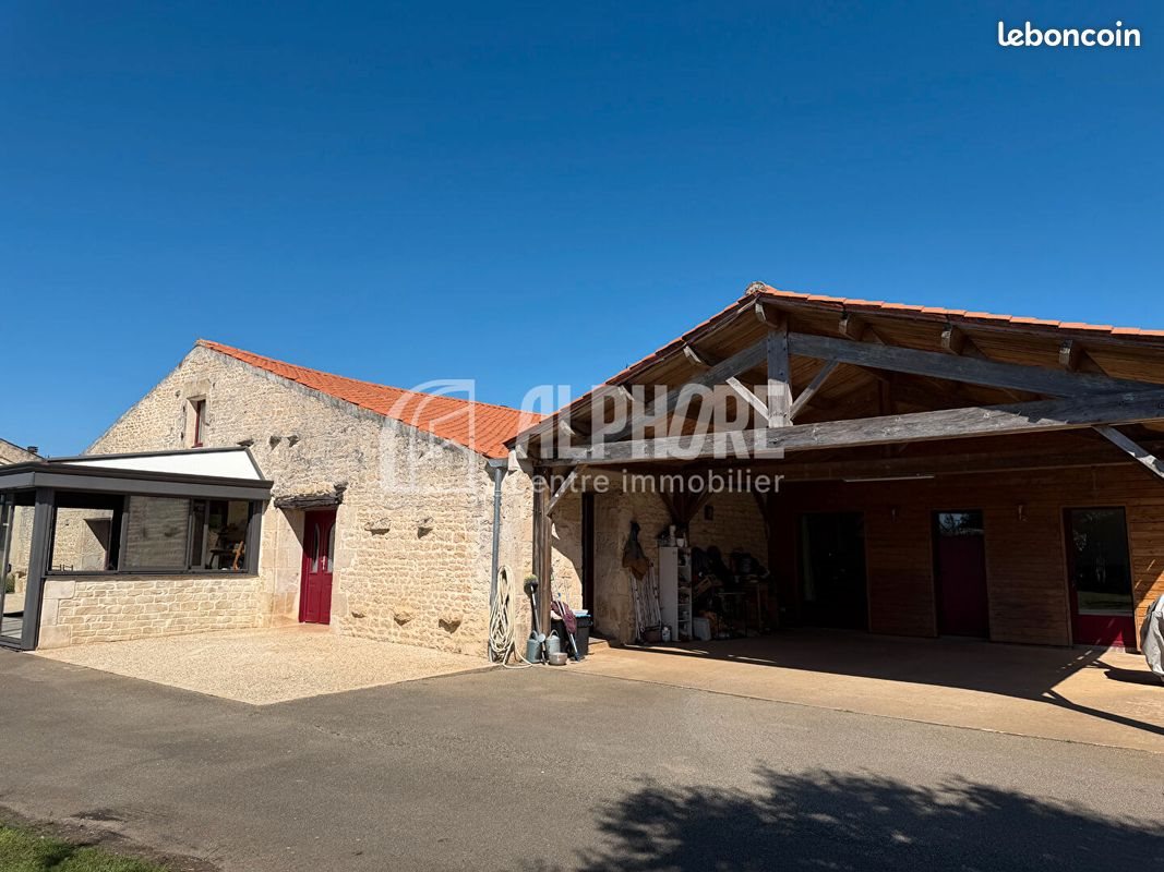 Maison à vendre, 177m², Sainte-Gemme-la-Plaine
