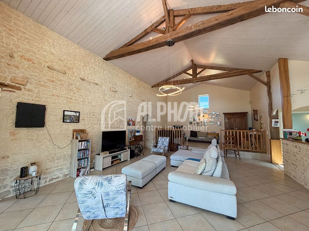 Maison à vendre, 177m², Sainte-Gemme-la-Plaine