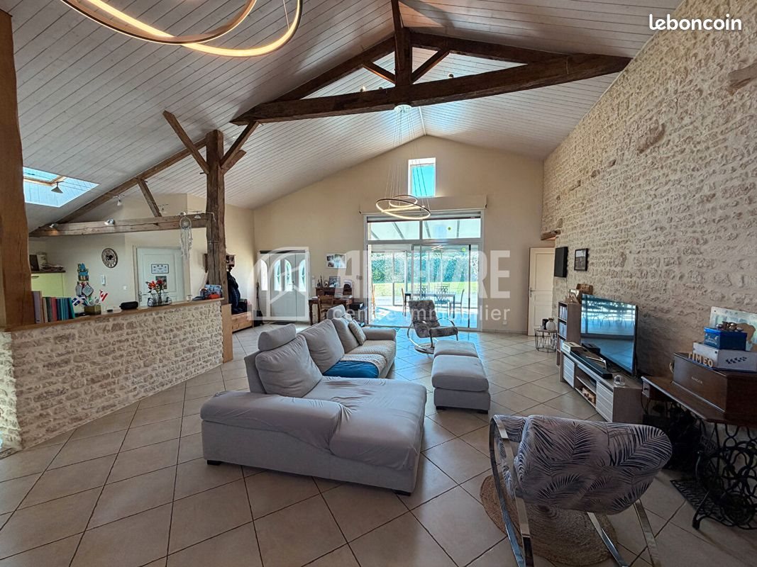 Maison à vendre, 177m², Sainte-Gemme-la-Plaine