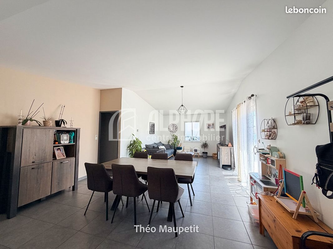 Maison à vendre, 97m², Nesmy