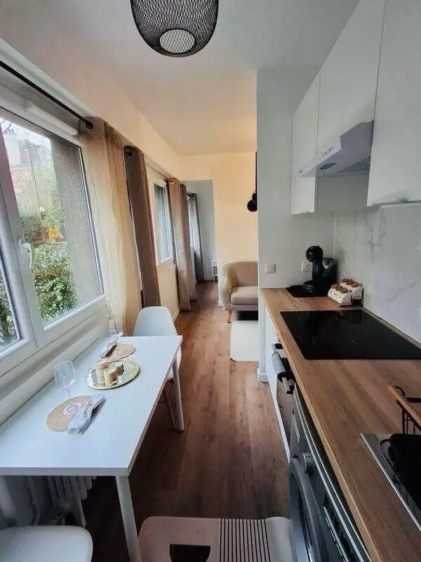 Appartement à louer, 25m², Courbevoie
