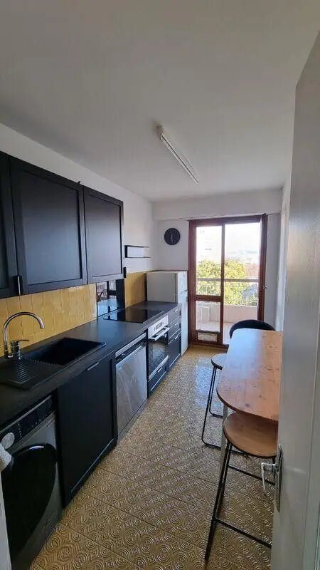 Appartement à louer, 32m², Marseille 8ème