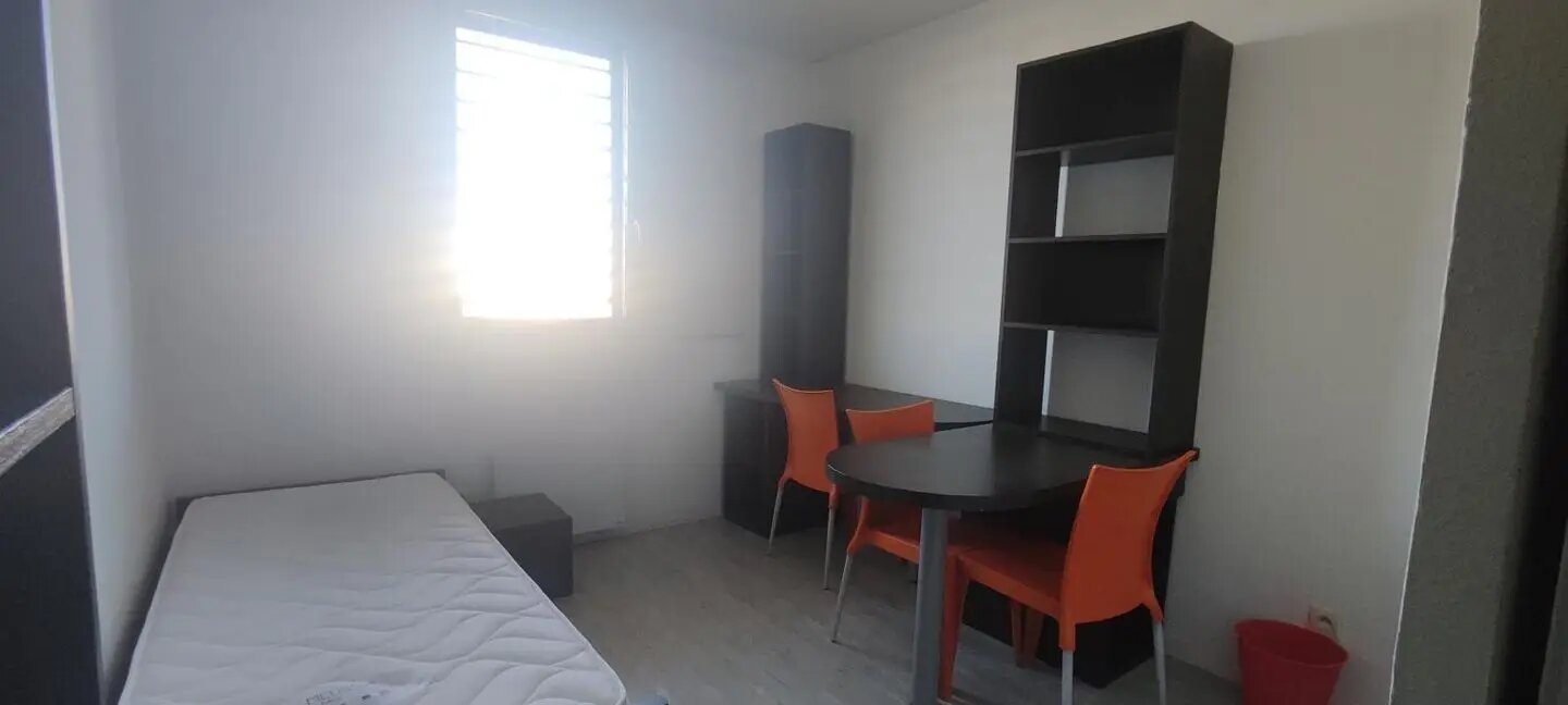 Appartement à louer, 18m², Nîmes