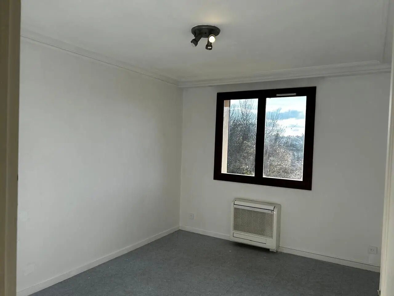Maison à louer, 95m², Saint-Genis-les-Ollières