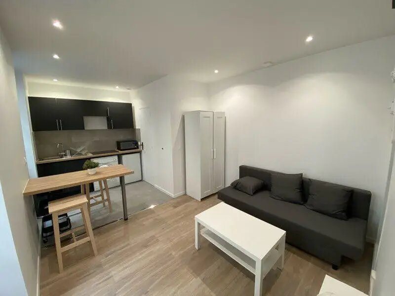 Appartement à louer, 19m², Paris 18ème