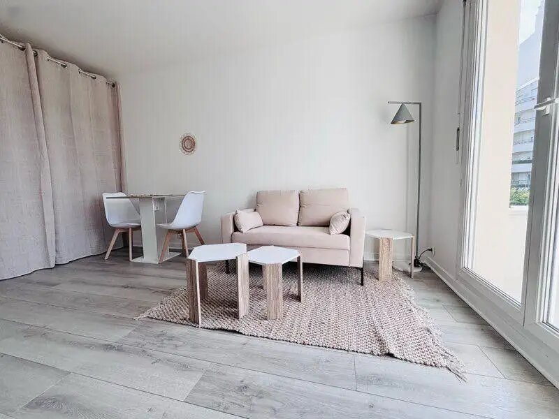 Appartement à louer, 35m², Courbevoie
