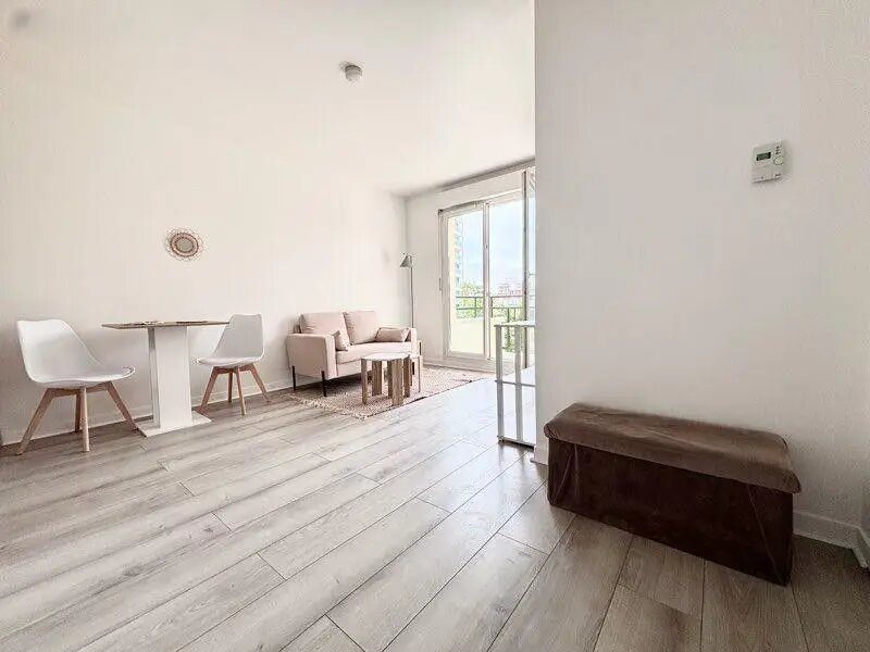 Appartement à louer, 35m², Courbevoie