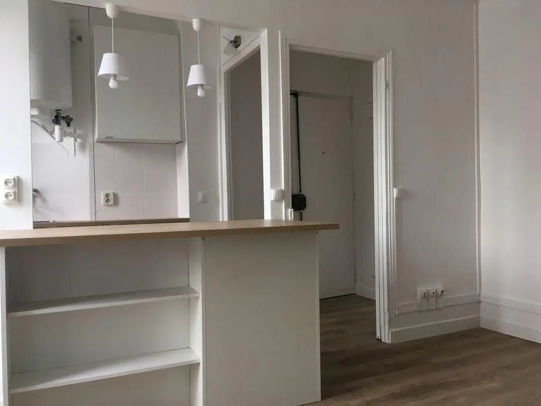 Appartement à louer, 26m², Paris 18ème