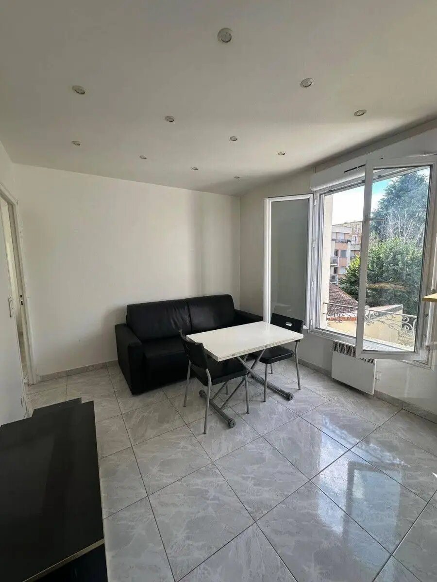 Appartement à louer, 37m², Courbevoie