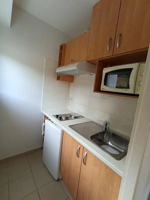 Appartement à louer, 25m², Suresnes