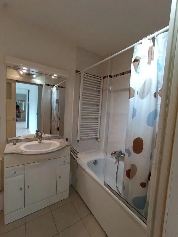 Appartement à louer, 25m², Suresnes