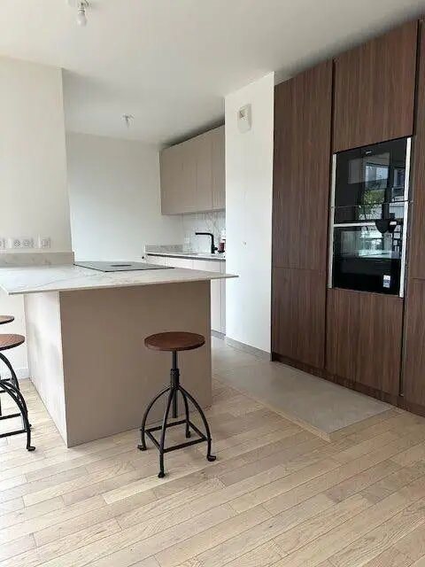 Appartement à louer, 70m², Courbevoie