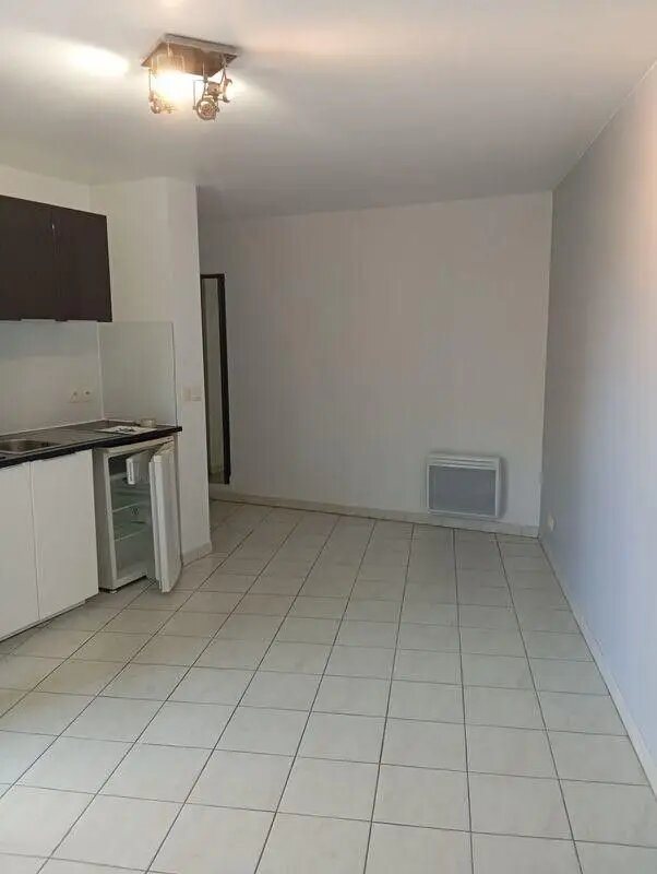 Appartement à louer, 24m², Marseille 8ème