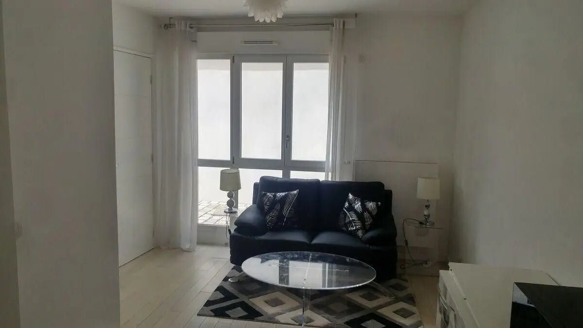 Appartement à louer, 30m², Suresnes