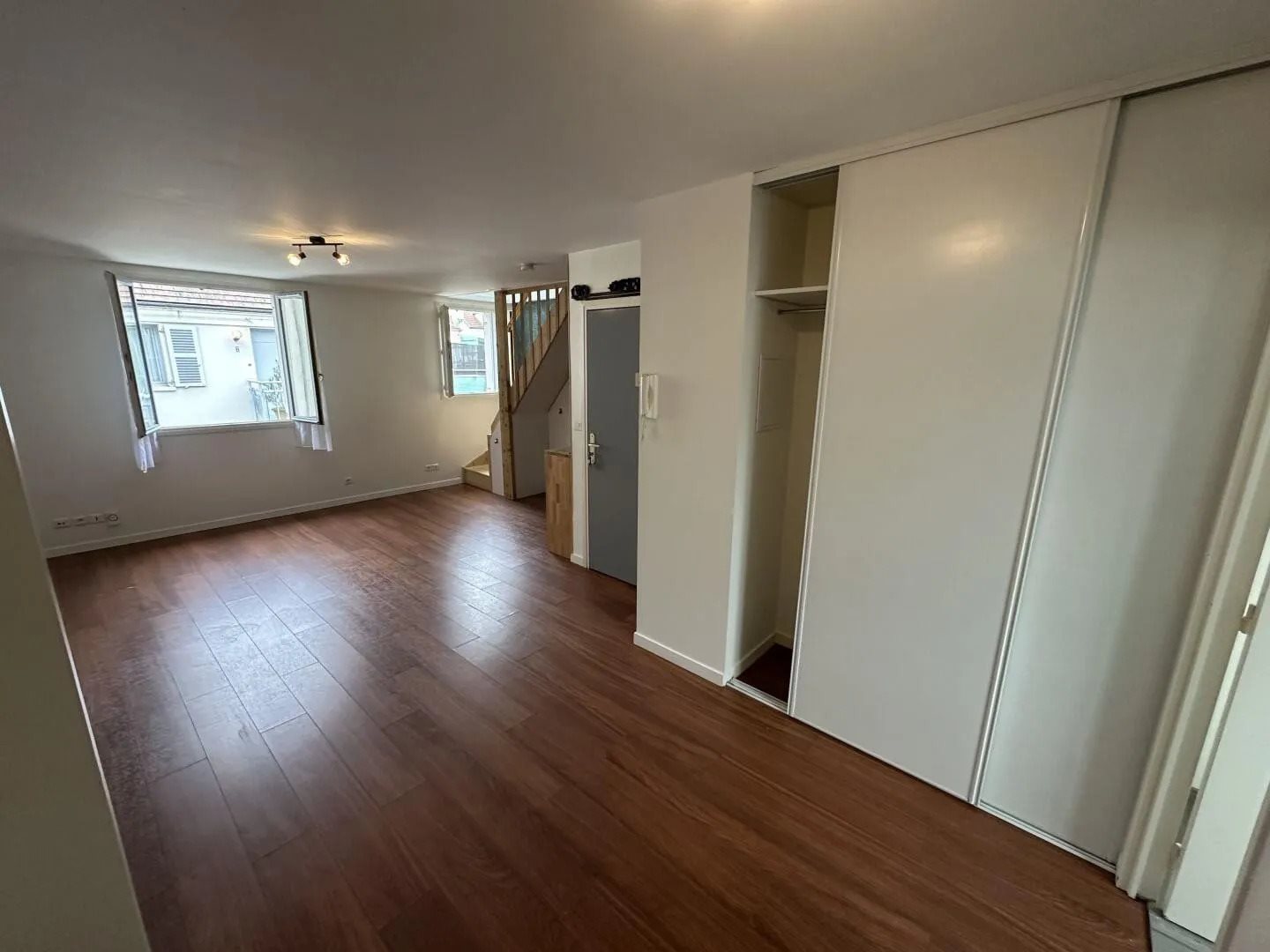 Appartement à louer, 64m², Courbevoie