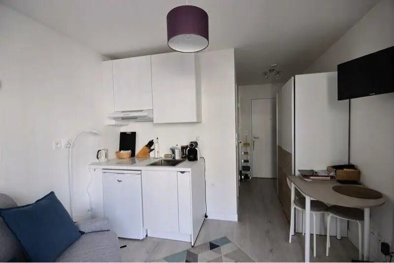 Appartement à louer, 16m², Courbevoie