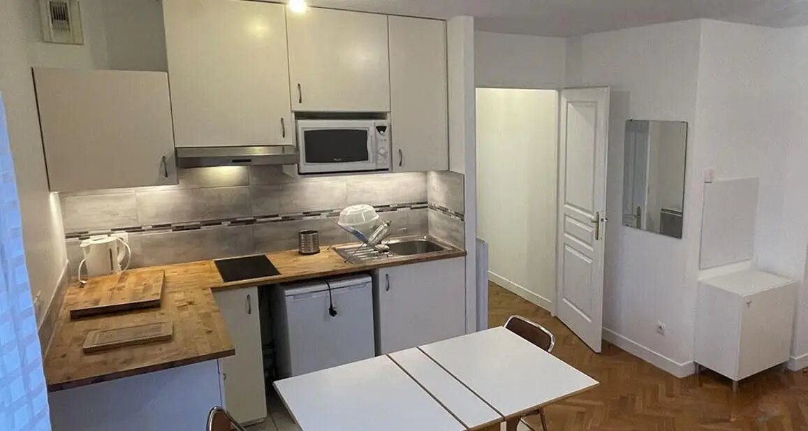 Appartement à louer, 27m², Courbevoie