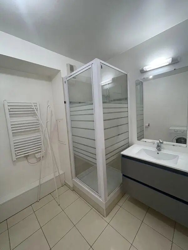 Appartement à louer, 27m², Courbevoie