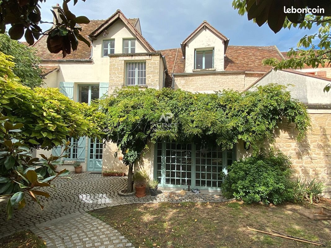 Maison à vendre, 241m², Le Mesnil-le-Roi