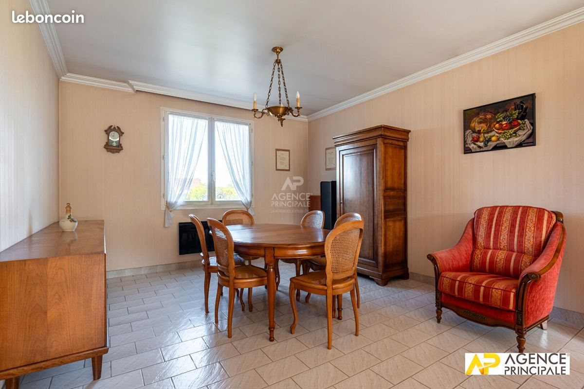 Maison à vendre, 143m², Le Mesnil-le-Roi