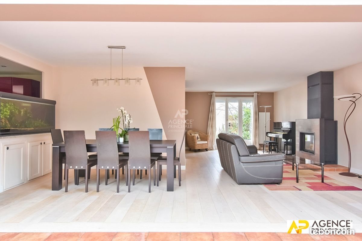 Maison à louer, 187m², Le Mesnil-le-Roi